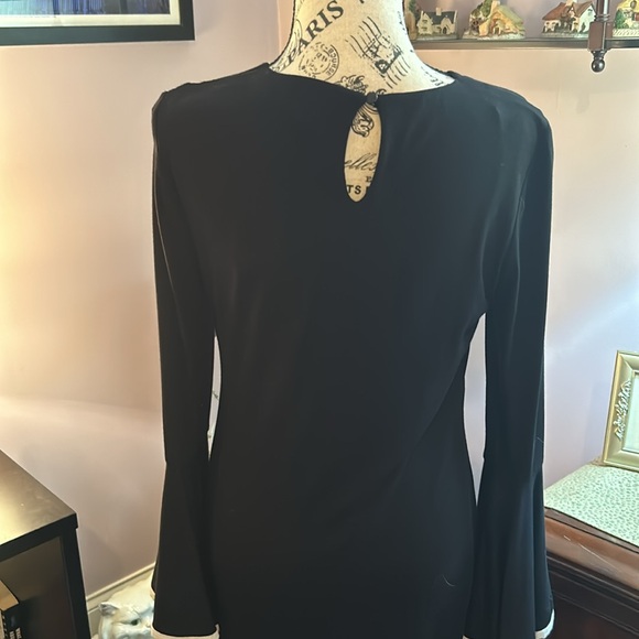 Size small Vince Camuto, black dress with bell sleeve fully lined - Picture 5 of 7